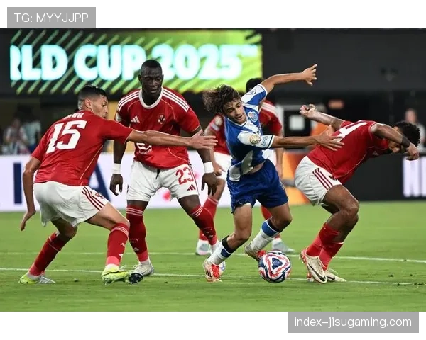 为迎世界杯，智利赛场进行大规模土方作业以降低赛道风险